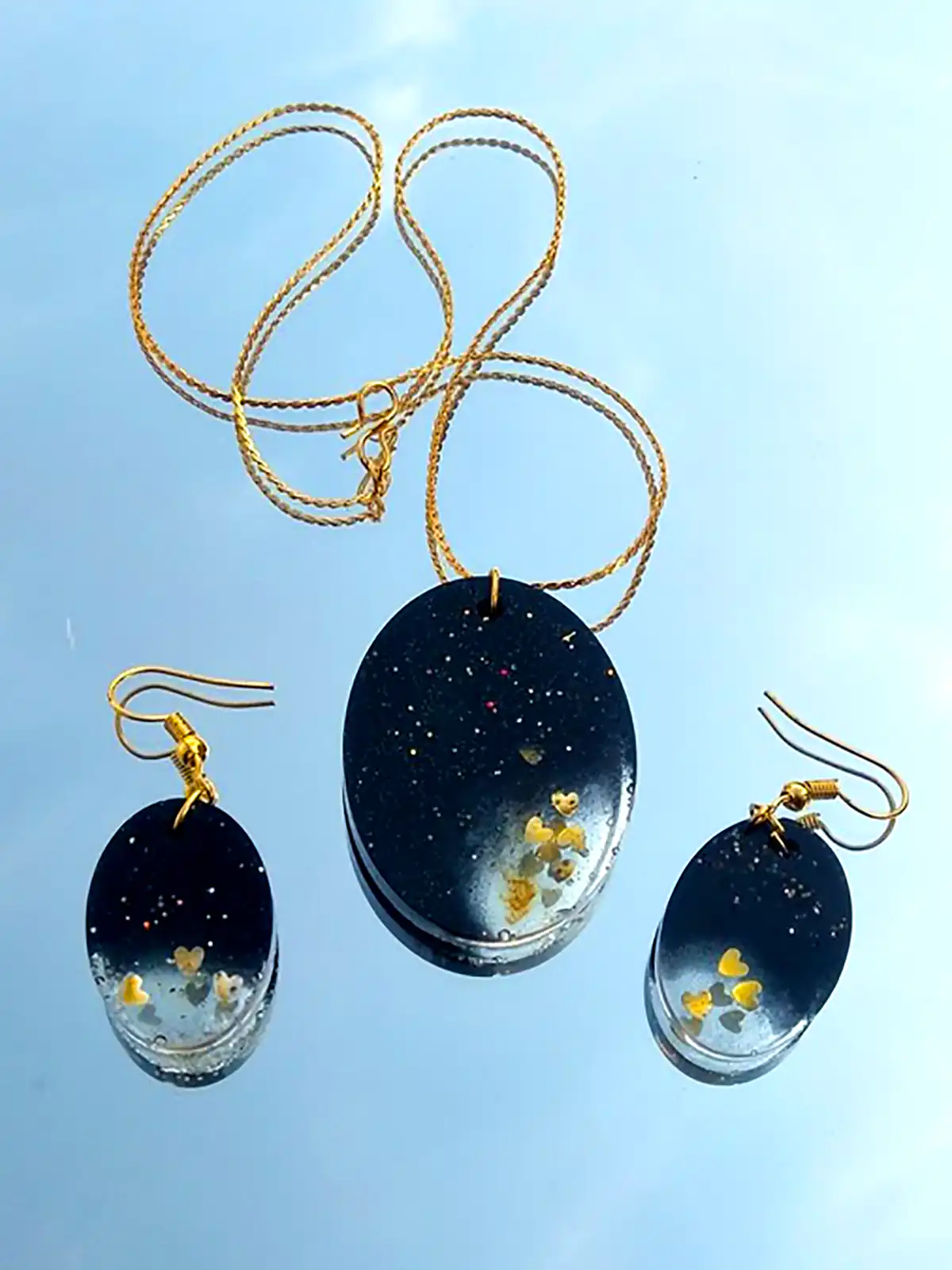 زیورآلات رزینی مشکی